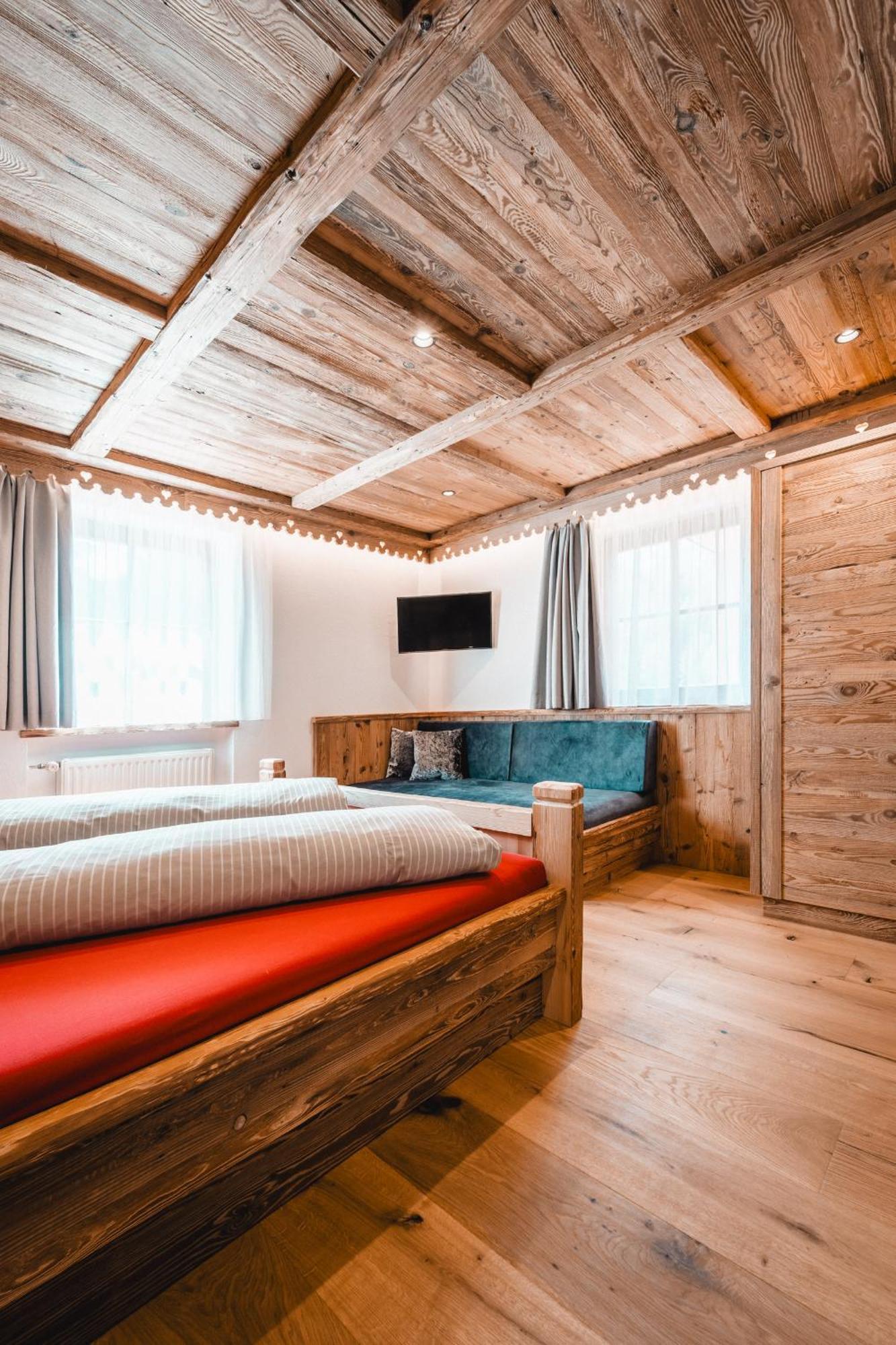 Almresidenz Unterrain -1 Km By Car Distance Ski Slopes Kronplatz Olang Exterior foto